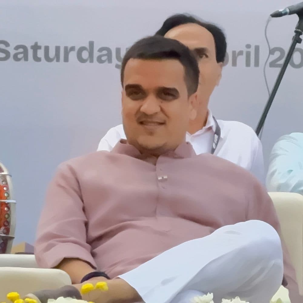 'ટીકા કરનારા કરે, અમે તો દરવાજે લીંબુ-મરચાં બાંધી દીધા છે':સુરત ડાયમંડ બુર્સ વિશ્વનું સૌથી મોટું 'CVD ડાયમંડ હબ' બનીને ઉભરશે, આગામી 5 મહિનામાં વધુ 500 ઓફિસો ધમધમશે