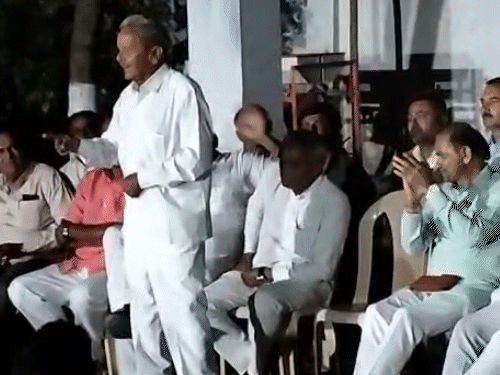 કોડીનારમાં ભાજપને મોટો ઝટકો:BJPના પૂર્વ સંસદીય સચિવ જેઠા સોલંકીએ કોંગ્રેસને સમર્થન આપ્યું; તા.પં. સદસ્ય સુનીલ રાઠોડના ભાજપને રામ રામ
