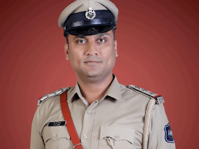 અડાલજ, કલોલ અને ટ્રાફિક શાખામાં નવા પોલીસ ઈન્સ્પેકટરોની નિમણૂક:ઇન્ફોસિટી PI તરીકે વિશાલ શાહને મૂકાયા, સીઆઈડી ક્રાઈમમાં એસ.જી. દેસાઈને અડાલજની જવાબદારી સોંપાઈ