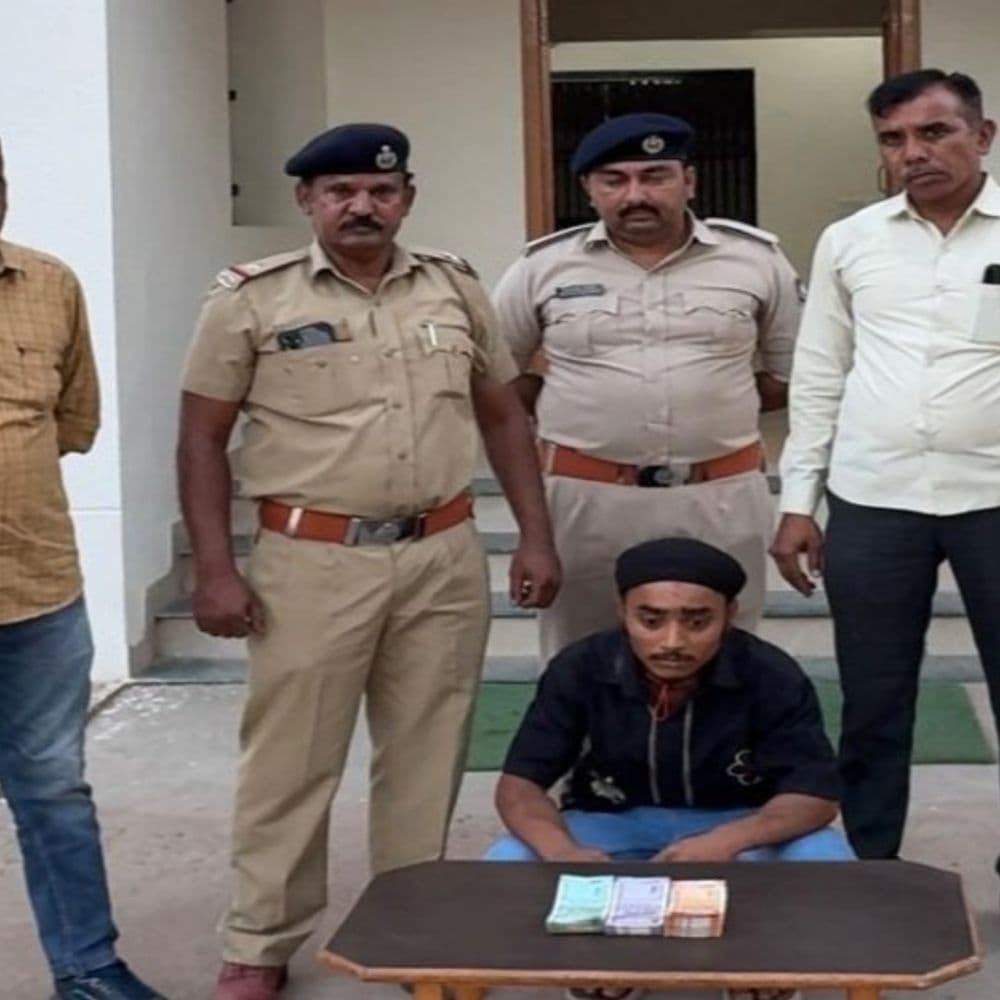 ઘરફોડ ચોરી કરનાર 20 વર્ષનો રીઢો આરોપી ઝડપાયો:લૂંટ ચોરીના 14 ગુનામાં સંડોવાયેલો હોવાનું ખુલ્યું, કલોલ પોલીસે જેલભેગો કર્યો
