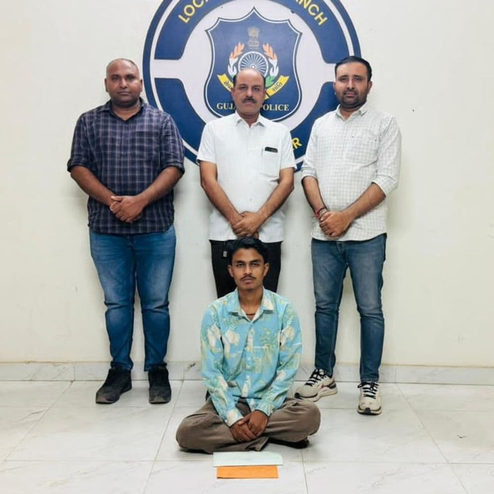 કલોલના યુવકની IPL મેચ પર સટ્ટો રમાડતા ધરપકડ:કડીના બૂકી પાસેથી 20 હજારમાં આઈડી ખરીદી હતી, 11 હજારનો મુદ્દામાલ જપ્ત
