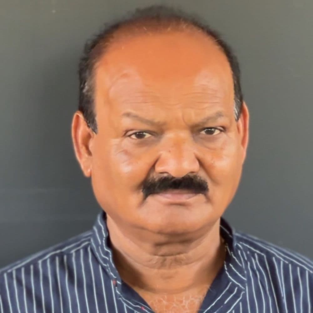 ટિકિટ ફાળવણી બાદ કોંગ્રેસમાં નારાજગી:રાજકોટમાં RJ આભાને ટિકિટ આપતા વોર્ડ.10ના પ્રમુખે આપ્યું રાજીનામુ અને પૂર્વ વિપક્ષનેતાના પતિએ ટિકિટના સોદા થતા હોવાના લગાવ્યા આક્ષેપ