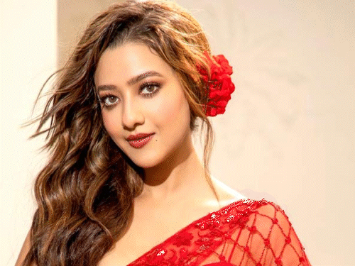બોડી લેંગ્વેજ ચેક કરવાના બહાને ડિરેક્ટરે કપડાં ઉતારવા કહ્યું!:મિથુન ચક્રવર્તીની વહુ બની કાસ્ટિંગ કાઉચનો ભોગ; કહ્યું- પ્રોફેશનલિઝમના નામે 'ગંદી રમત' ચાલતી હતી