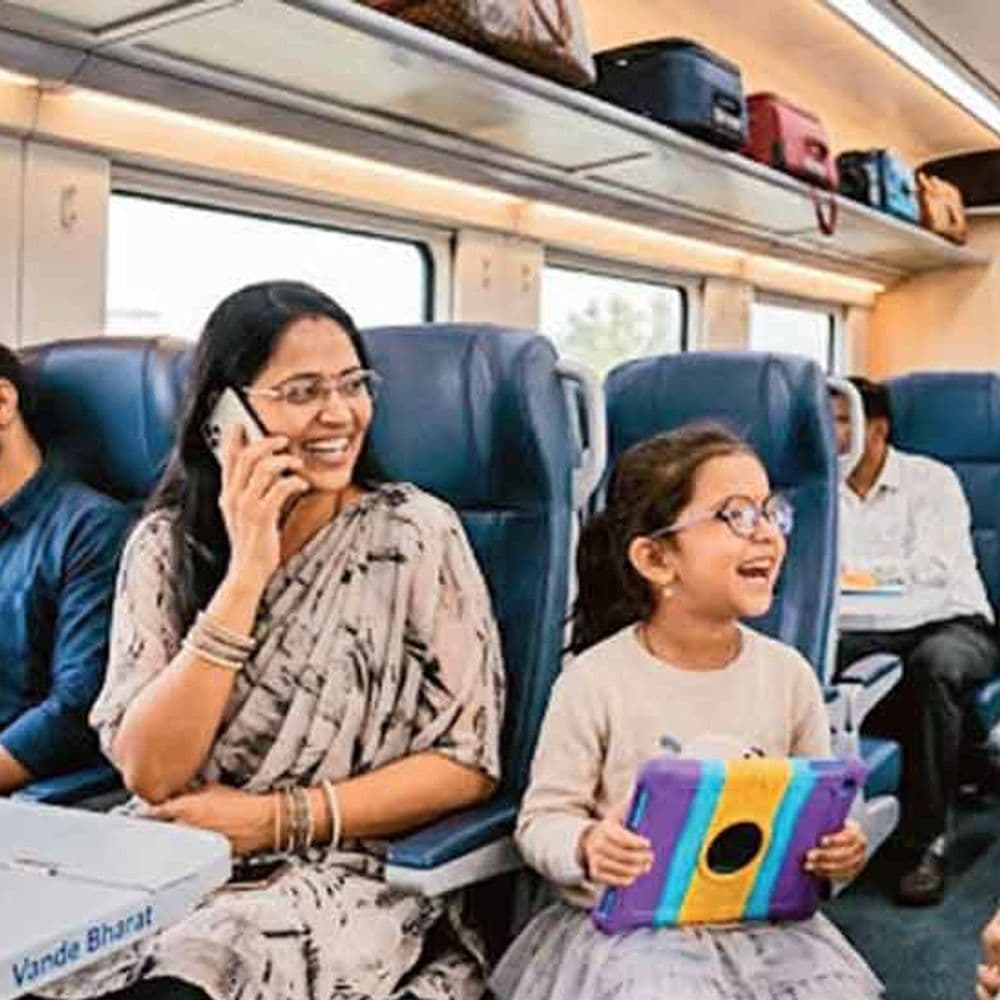 ખોબામાં દરિયો:બારી બહારની દુનિયા