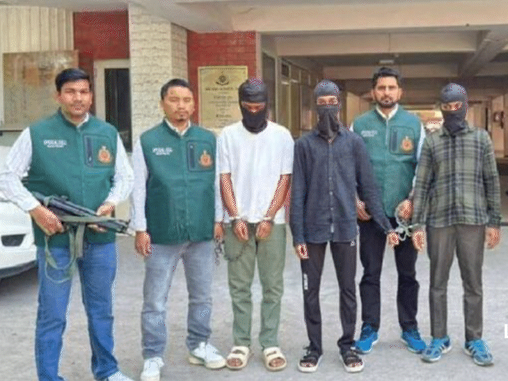 ISI સાથે સંકળાયેલા MPના 3 યુવકોની ધરપકડ:દિલ્હી પોલીસે ખુલાસો કર્યો - મંદિર, ઢાબા અને મિલિટરી કેમ્પ ઉડાવવાના હતા; પાકિસ્તાન મોકલ્યા હતા ફોટા