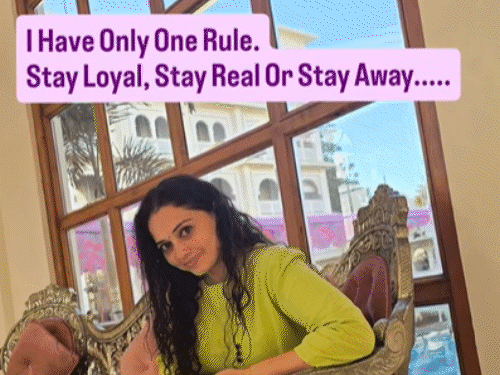 સેલ્સ ગર્લે કરોડોના સોનાના દાગીના ચોર્યા, CCTV:Stay Loyalનું સ્ટેટસ, શૂટ-પેન્ટ ને ચહેરા પર સ્માઇલ; અમદાવાદના શો-રૂમમાંથી વીંટી, ચેઇન, લકી, બુટ્ટી, મંગળસૂત્ર લઈ રફુચક્કર