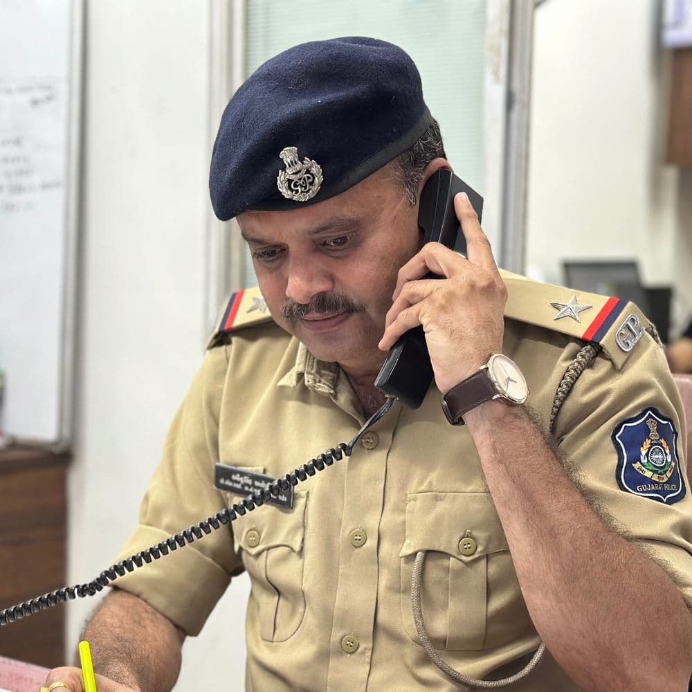 રાજકોટમાં પોલીસ પણ અસુરક્ષિત:કુવાડવા પોલીસમાં ફરજ બજાવતા કોન્સ્ટેબલ પર હુમલો કરી ધક્કે ચડાવી ફરજ રુકાવટ કરી મોબાઈલની લૂંટી લેવાયો