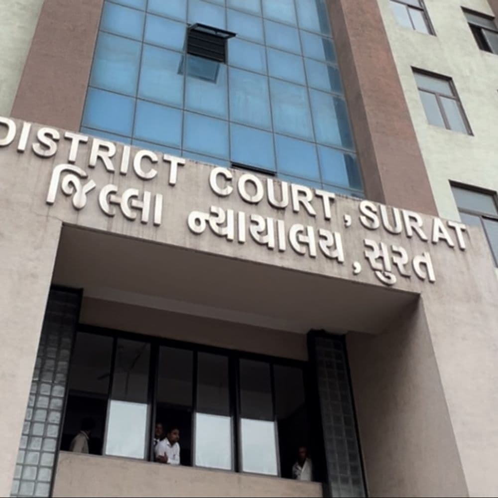 4.71 લાખના ચેક રિટર્ન કેસમાં ભાવનગરના શખ્સની અપીલ ફગાવાઈ:સેશન્સ કોર્ટે જેલની સજા યથાવત રાખી, ચેક પર સહી હોય તો જવાબદારીમાંથી છટકી શકે નહીં