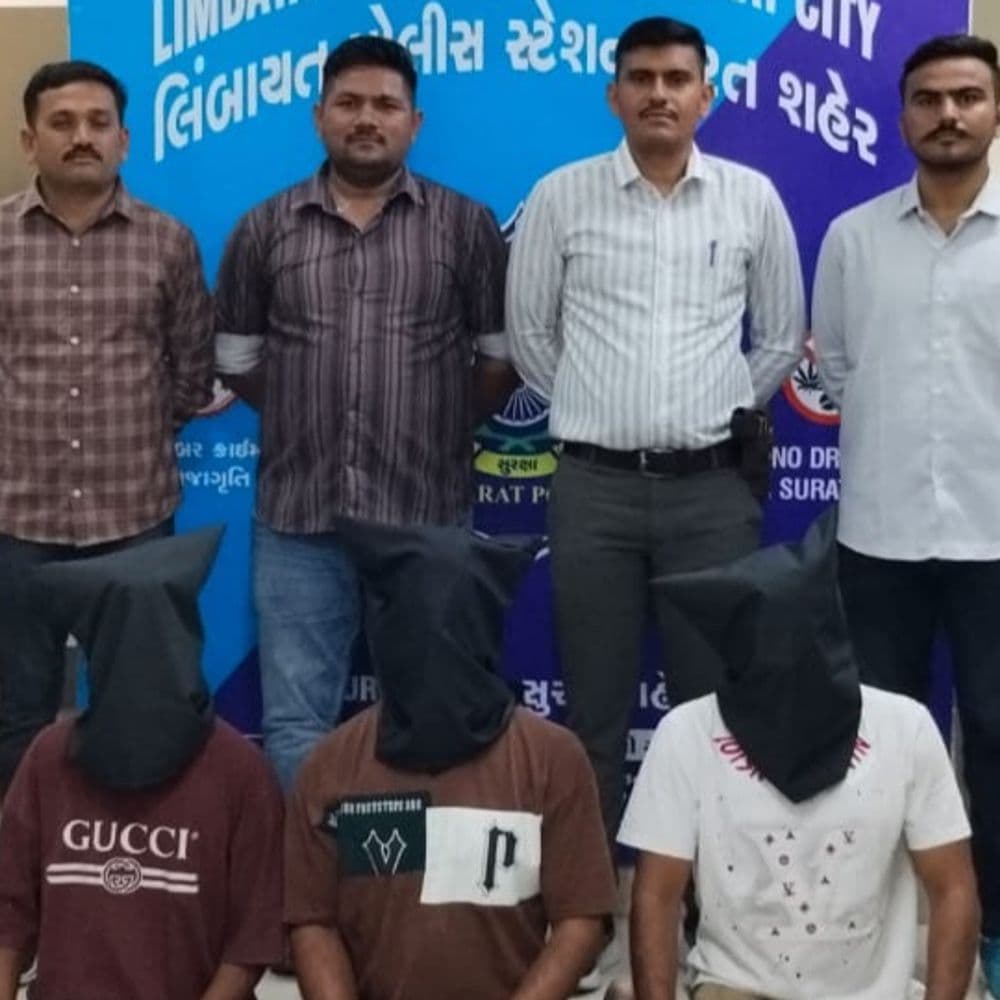 મિત્રોએ જ મિત્રને મોતને ઘાટ ઉતાર્યો:લિંબાયતમાં પૈસાની લેતી-દેતીમાં યુપીના 3 યુવકે મિત્રને ગળા અને પગના ભાગે ઘાતકી ઘા ઝીંકી વેર વાળ્યું