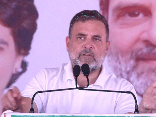 રાહુલ ગાંધીએ કહ્યું- 'તમારા વડાપ્રધાન, ગૃહમંત્રી ગદ્દાર છે':'આર્થિક વાવાઝોડું આવવાનું છે, મોદી કોરોના કાળની જેમ રડશે, કહેશે- મારી ભૂલ નથી'