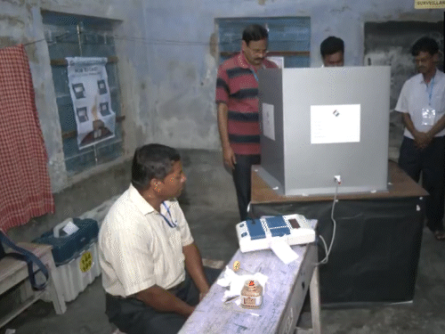 બંગાળ- ફાલતાના 285 બૂથ પર મતદાન શરૂ:દરેક બૂથ પર બમણા જવાનો તૈનાત; TMC ઉમેદવાર પાછા હટ્યા, 24 મેના રોજ પરિણામ