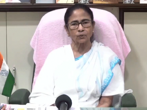 મમતા બેનર્જીએ કહ્યું- TMC ધારાસભ્યો પર ભાજપમાં જોડાવા માટે દબાણ:પોલીસ ડરાવી-ધમકાવી રહી છે, પક્ષ વિરોધી ગતિવિધિઓના આરોપમાં બે ધારાસભ્યોને હાંકી કાઢ્યા