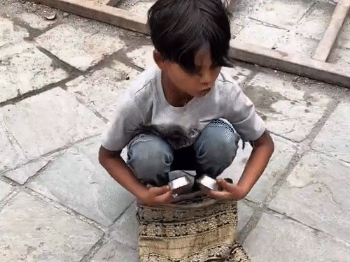 નાના જાદુગરે બતાવ્યો ગજબનો જાદુ, VIDEO:લોકોને પસંદ આવી હાથની સફાઈ, છોકરાના ટેલેન્ટનો વીડિયો સોશિયલ મીડિયા પર છવાયો