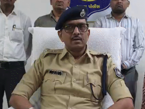 પાટણમાં 398 કરોડનું મોટું સાયબર કૌભાંડ:હારીજ નાગરિક બેન્કમાં 13 ખાતા ખોલાવી કરોડોના વ્યવહારો કર્યા, દેશભરમાંથી 228 ફરિયાદો, ખાતા ભાડે આપનાર સહિત 20 સામે ગુનો;14ની અટકાયત